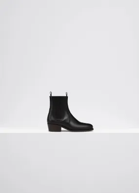 CHELSEA BOOTS