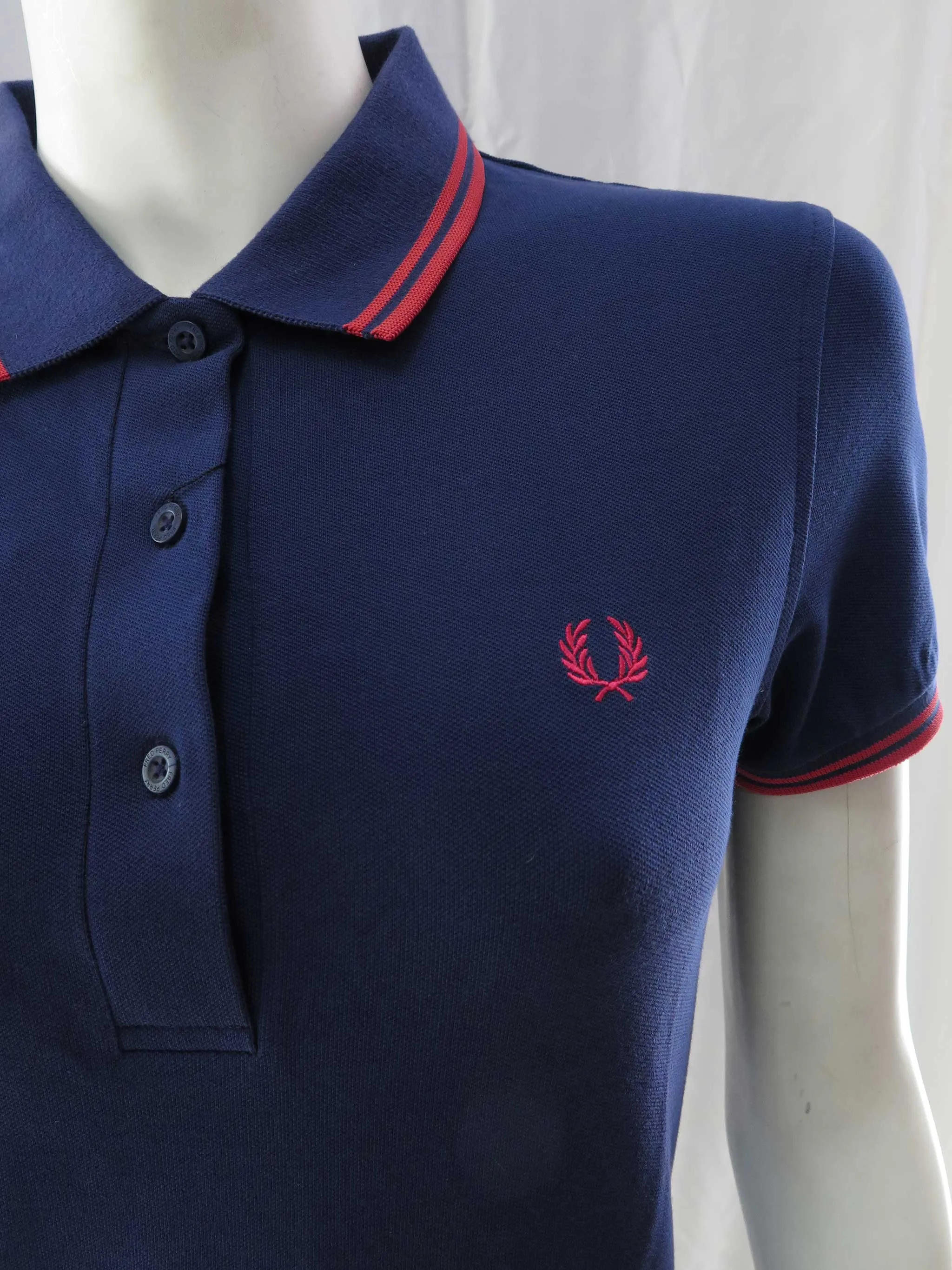 LADIES TWIN TIPPED FRED PERRY SHIRT (FRENCH NAVY/SALMON)