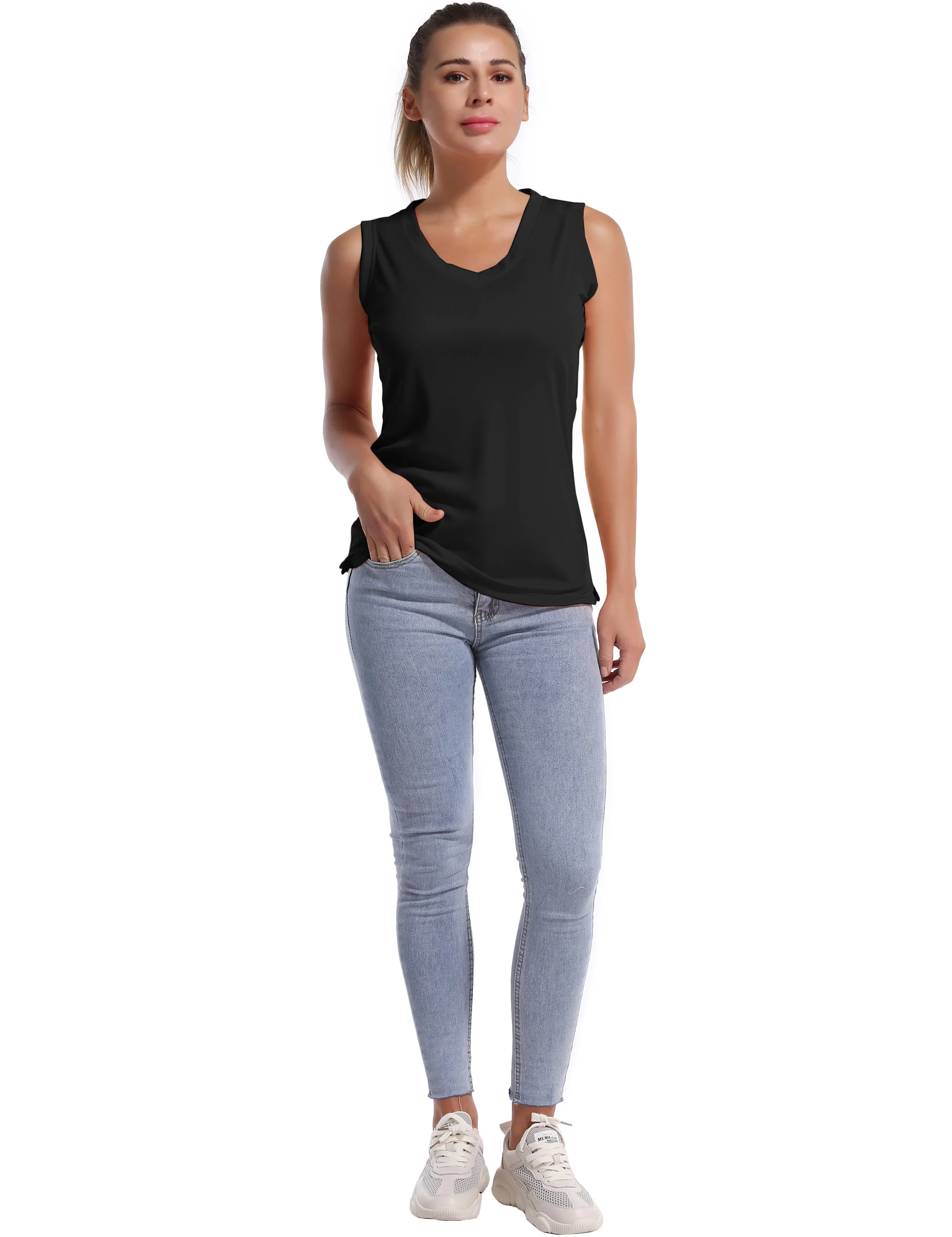 V Neck Sleeveless Athletic Shirts black_yogastudio